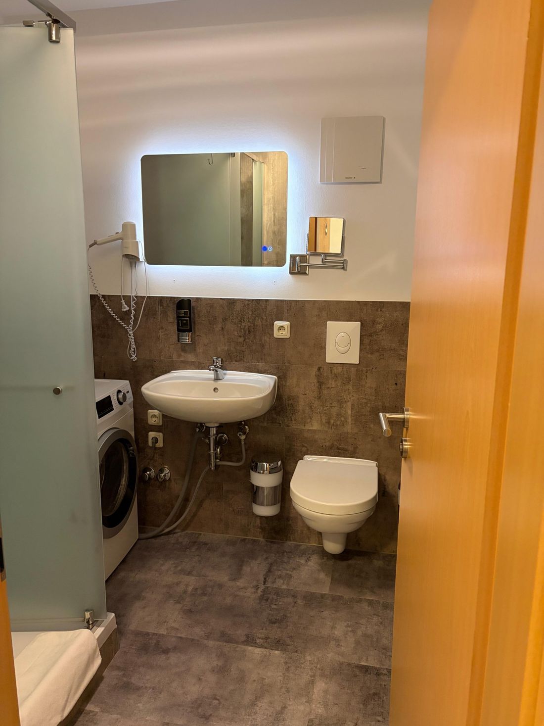 Apartment 2: Badezimmer